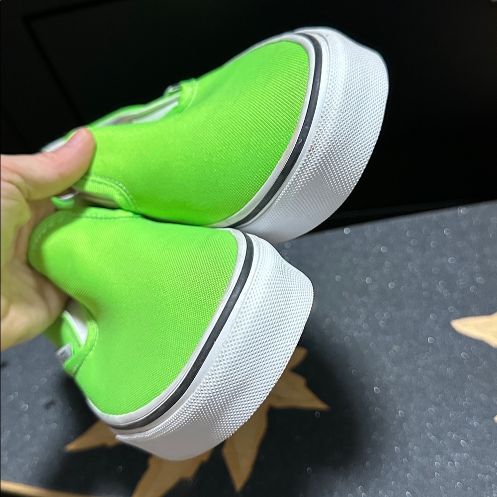 Vans Neon Gecko Green Slip-On Canvas Sneakers W 7.0 M 5.5 - Picture 7 of 16